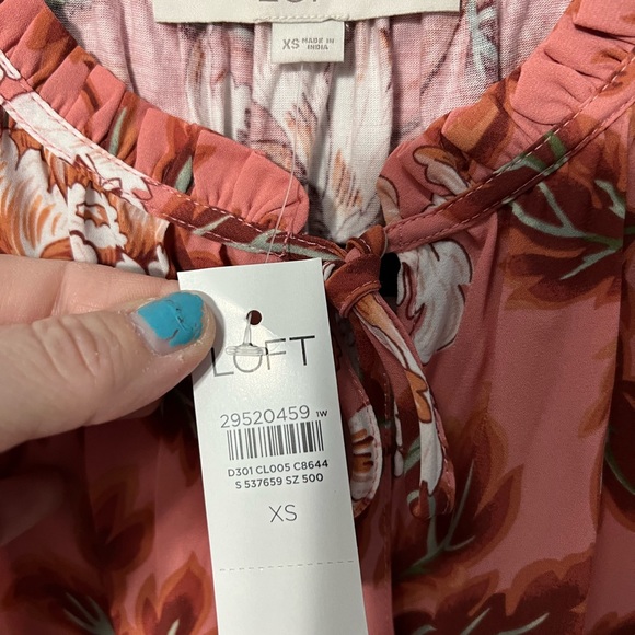 Loft Sleeveless Pink Pull Over Floral Top Size XS - Picture 4 of 5